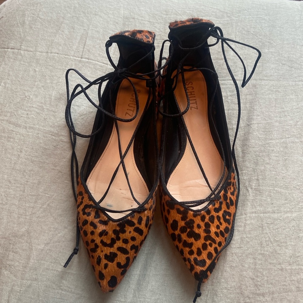 Trendy schutz leopard flats